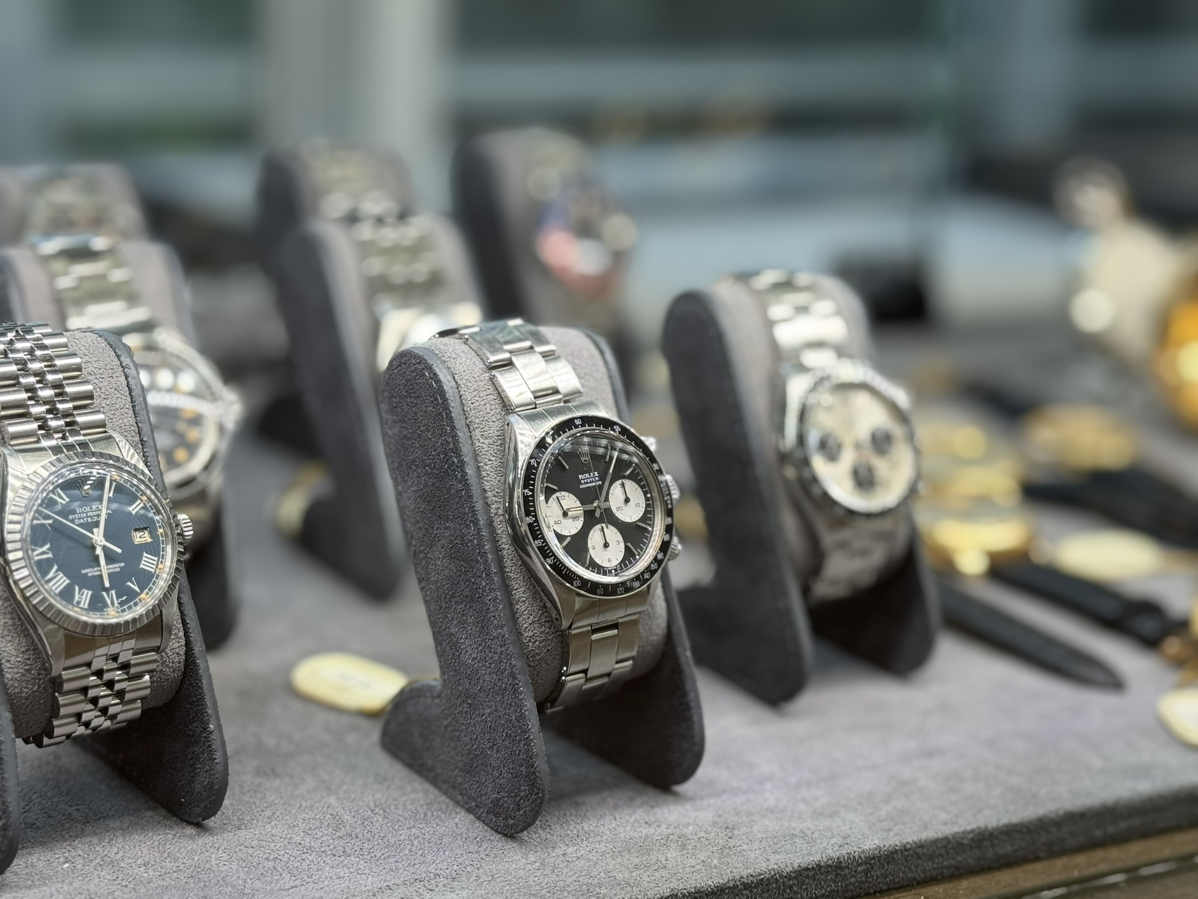 Antiquorum Tokyo Furnituredesign Display